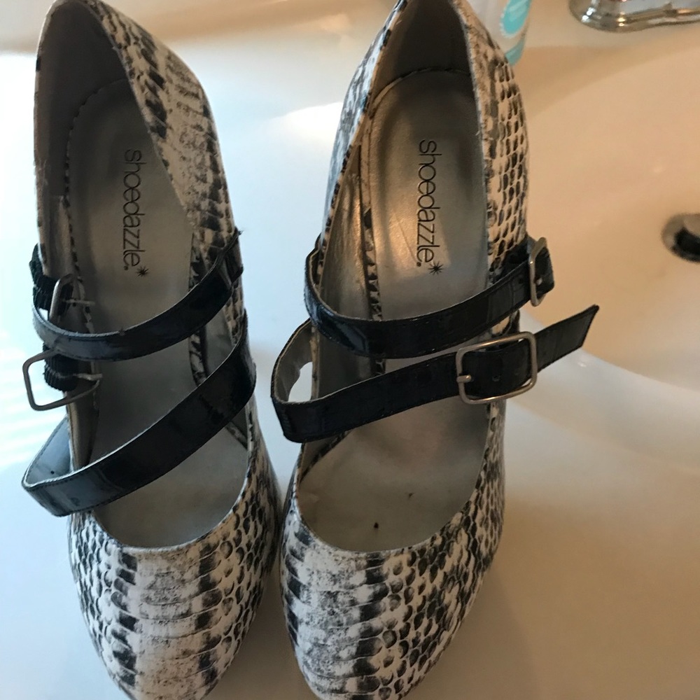 Shoes - Picture 2 of 4